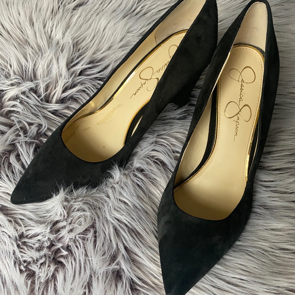 Black suede pumps | size 9M | black pointy heels